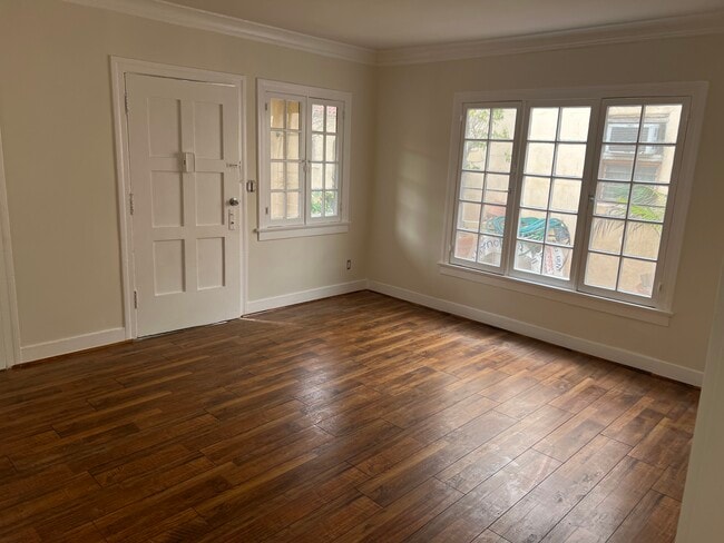 Photo - 1016 1/2 N Serrano Ave Unit 1018.5