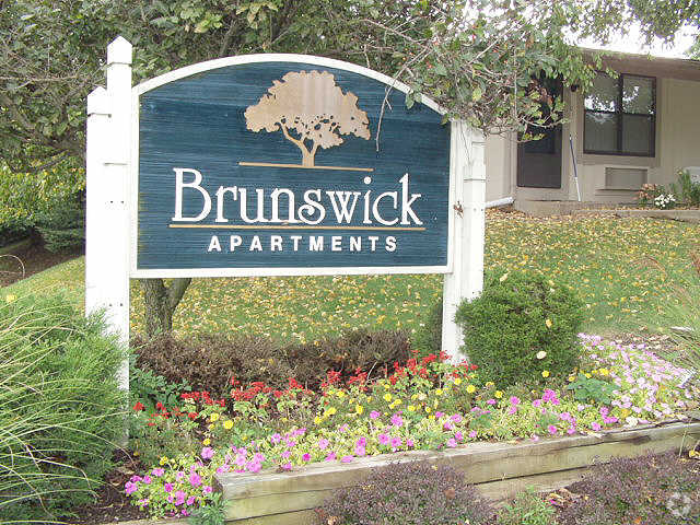 Brunswick Apartments - Brunswick Apartments