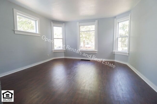 Photo - 927 Nuttman Ave