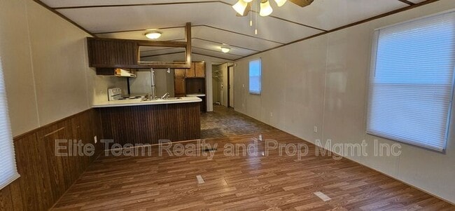 Photo - 3103 Cedarvale Rd