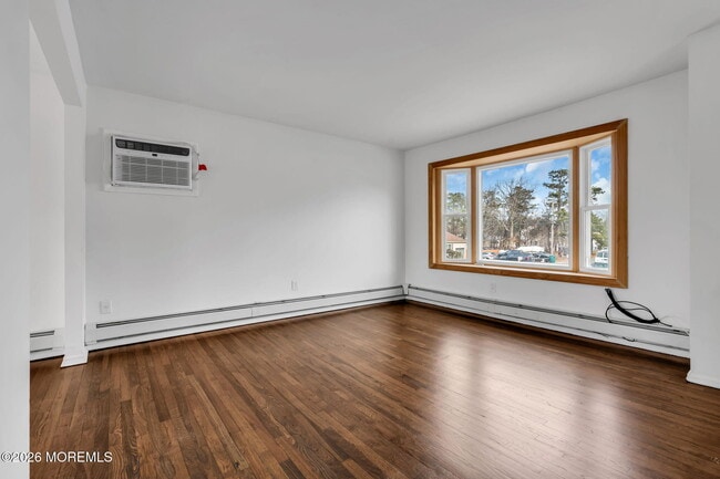 Photo - 613 Champlain St