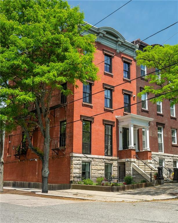 Photo - 96 Bowen St