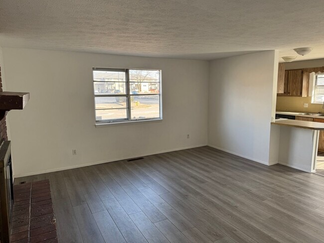 Photo - 2 Bedroom | 1.5 Bath | Located in Springfield!