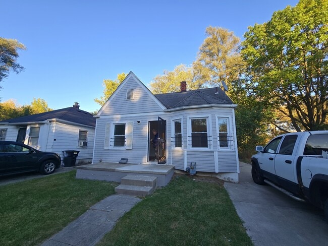 Photo - 16740 Stahelin Ave