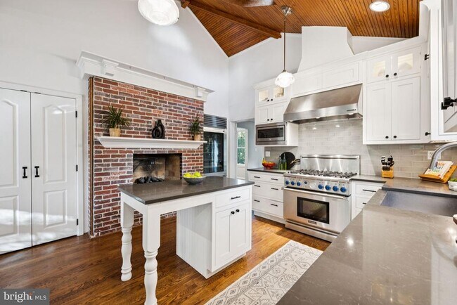 Photo - 6 Spring Hill Ct