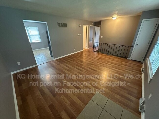 Photo - 420 N Jennings Rd