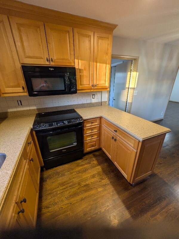 Photo - 571 Village Ln