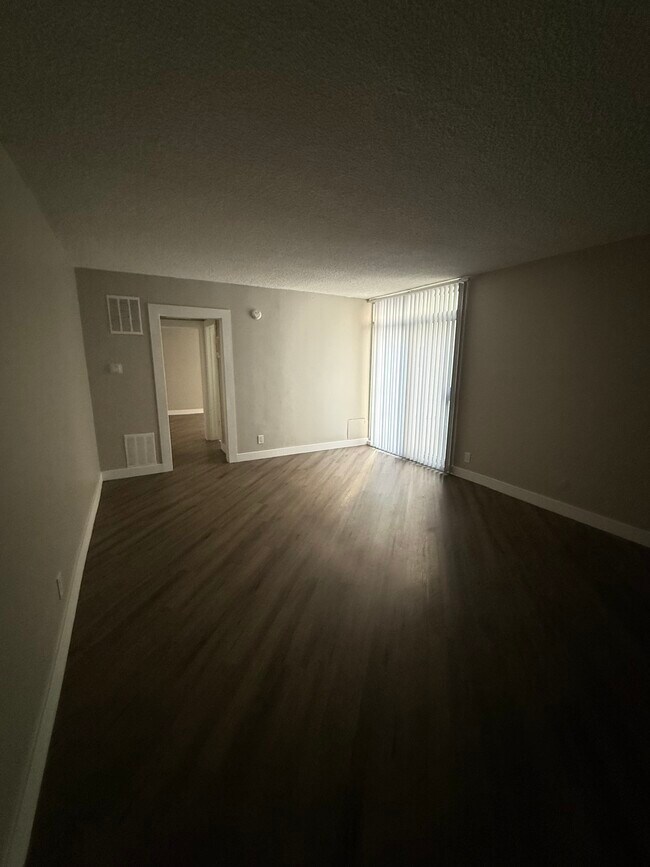 Photo - 5068 Franklin Ave