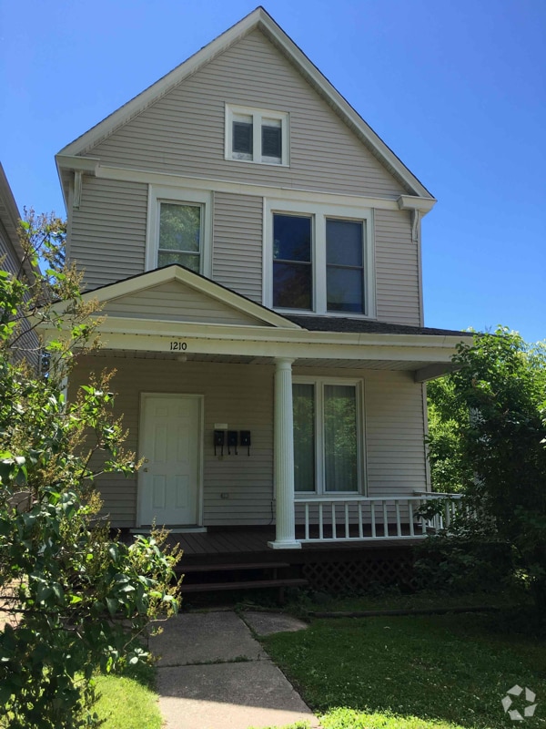 Building Photo - 1210 E 2nd St Rental