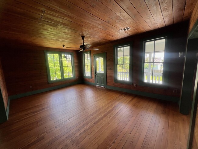 Photo - 618 Bayridge Rd