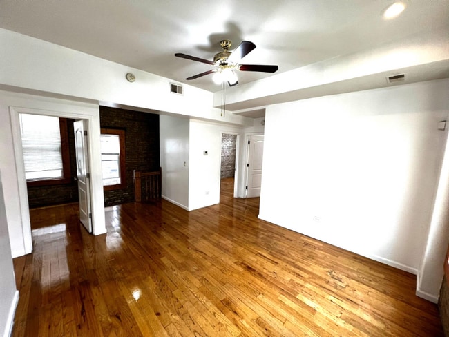 Photo - 2008 S Pulaski Rd Unidad 2F