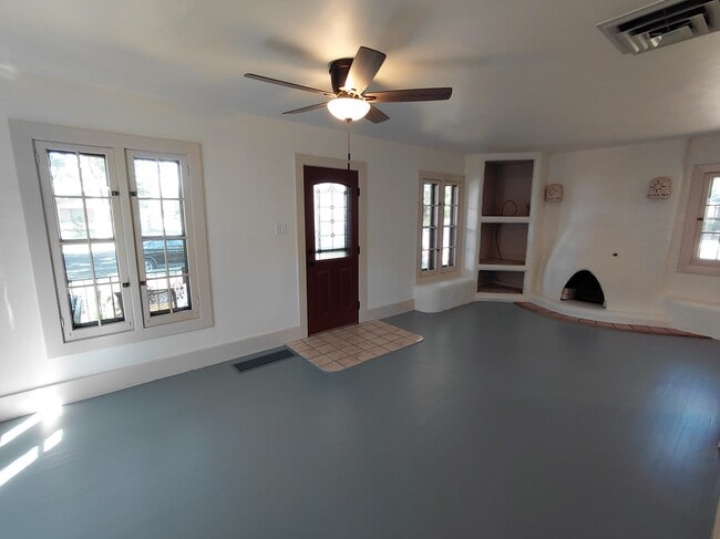Photo - 600 W Orman Ave