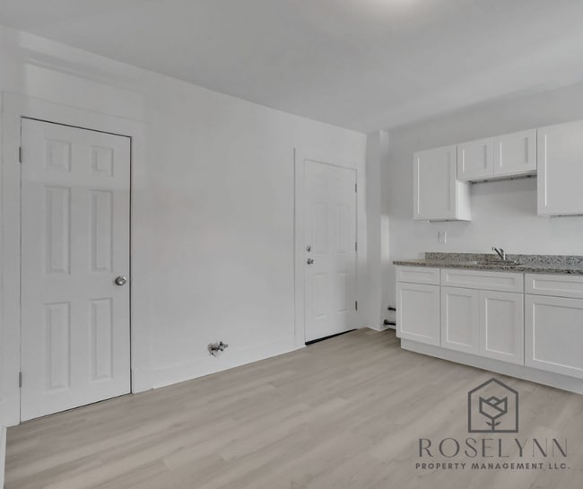 Photo - 270 Walnut St