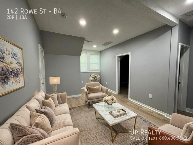 Building Photo - 142 Rowe St Unit B4 Rental