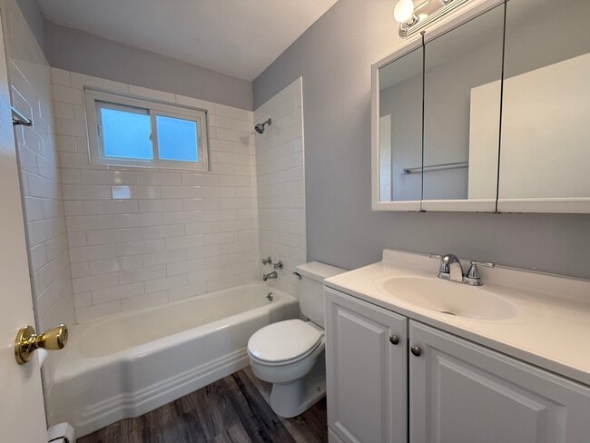 Photo - 575 Berry Ave Unidad 2F