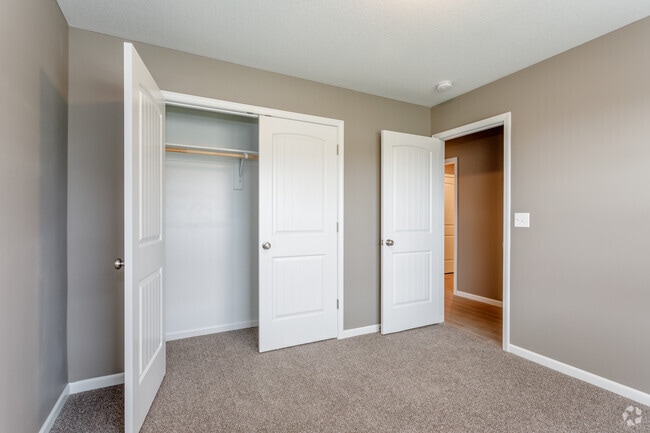 3BR, 2BA - 1177 SF