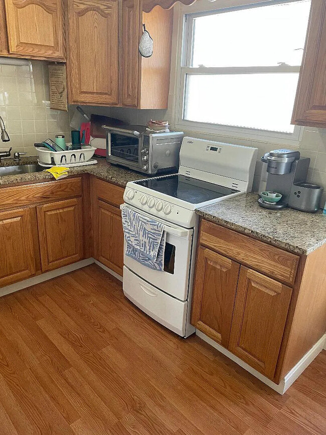 Photo - 118 Clifton St Apartments Unit 123-3
