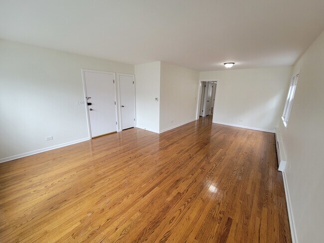 Photo - 5809 N Whipple St Unidad 1