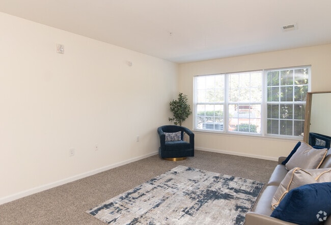 Summer - 2BR,2BA