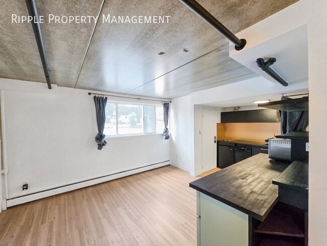 Photo - URBAN CHIC 1-BED CONDO | SUNNYSIDE LIVING Unit 104