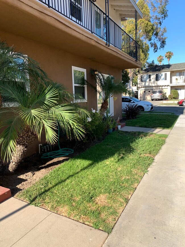 1745 Orizaba Ave Unit C