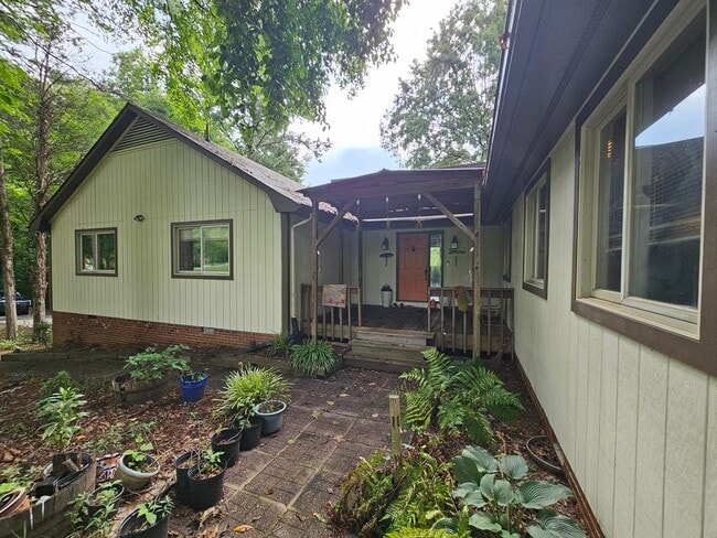 Building Photo - Large Private Lot with 3BR home in Concord!