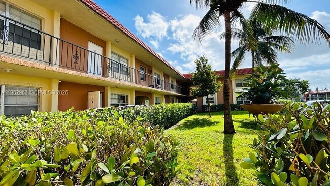 Photo - 978 SW 10th Dr Unit 15