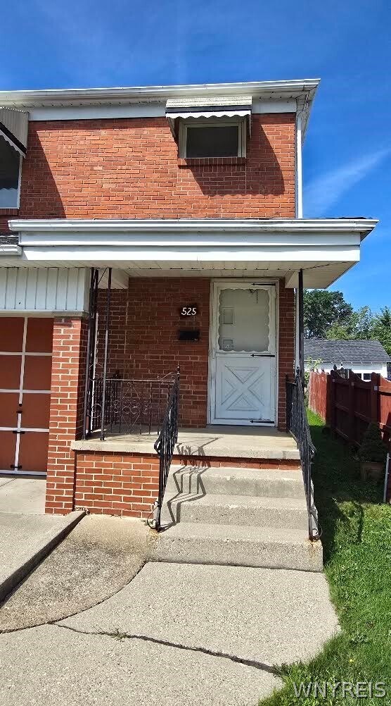 Photo - 525 Huxley Dr
