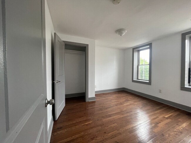 231 Martin Luther King Dr. 2 - 229 Martin Luther King Jr Dr Unidad 2