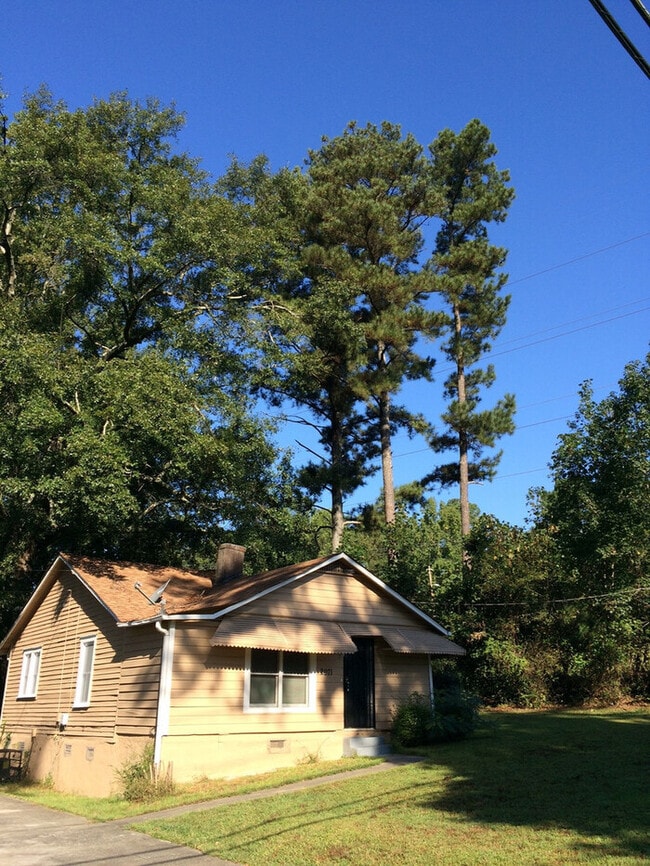 Building Photo - THIS RENOVATION IS SO NEW WE DON'T YET HAVE ALL THE PICTURES OF HOW GORGEOUS IT IS!!