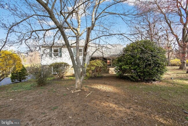 1567 Sugartown Rd
