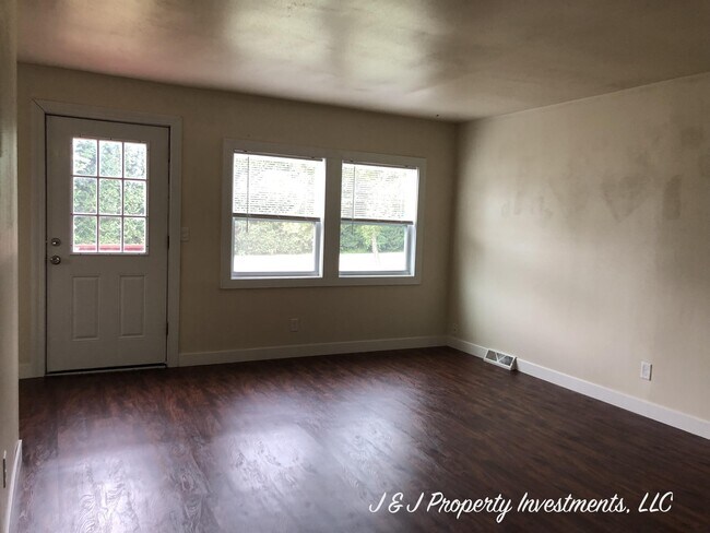 Photo - 283 Hazelwood Dr