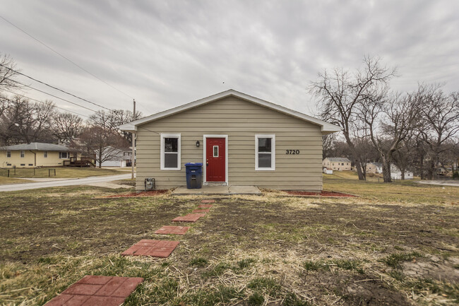 3 Bedroom 2 Bathroom Home - 3 Bedroom 2 Bathroom Home