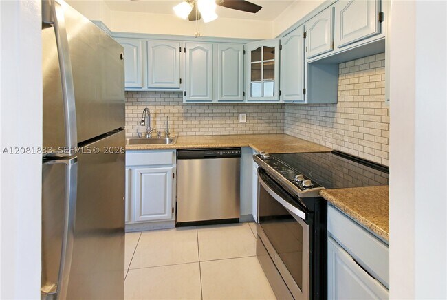 Photo - 220 Kings Point Dr Unit 304