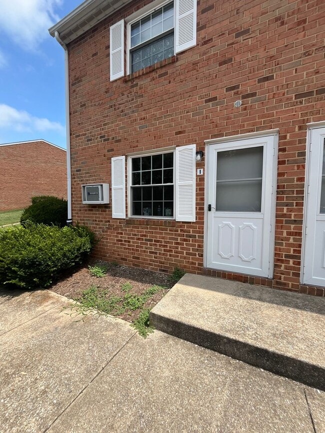 Building Photo - One bedroom apartment for rent