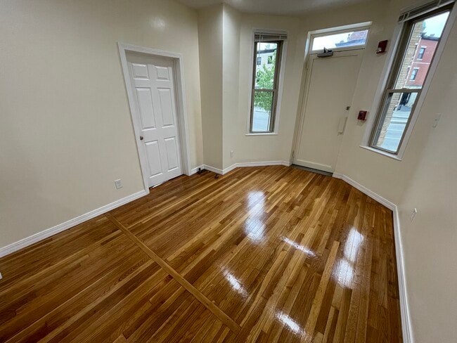 Photo - 879 Beacon St Unit 1