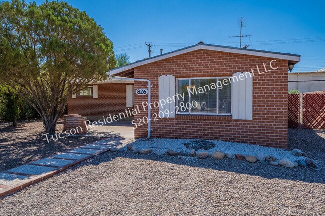 Photo - 826 E Water St