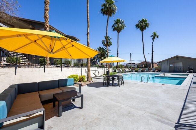 Poolside Lounge at Sunset Winds Apartments in Henderson, NV 89014 - Sunset Winds Apartments