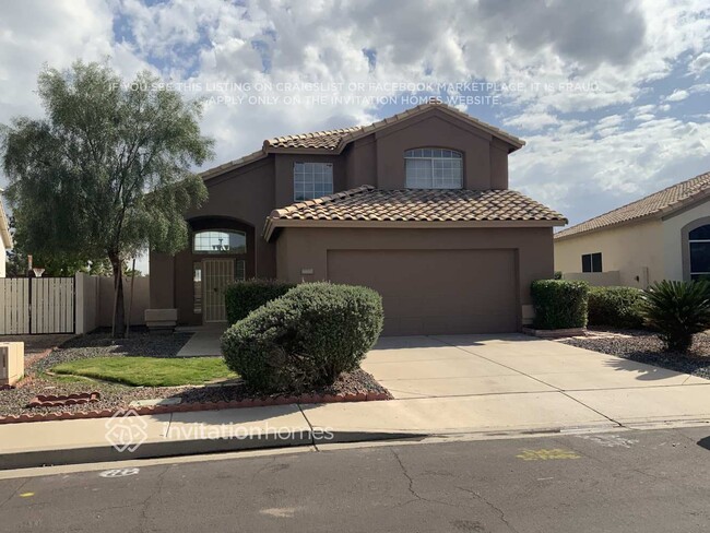 Building Photo - 6887 W Via Del Sol Dr