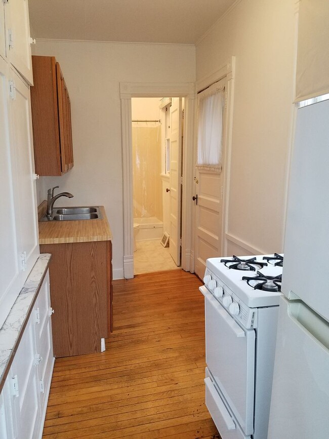 Photo - 1259 Spaight St Unit #2
