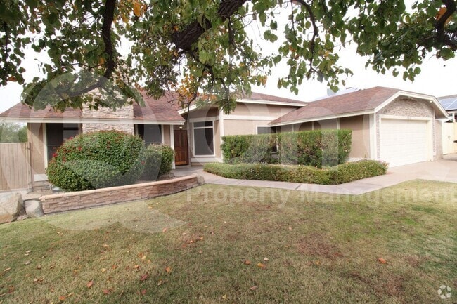 Building Photo - 11638 N 109th St Rental