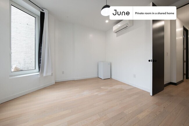 Room in Shared 4 bed/2 bath home in Ditmas Park