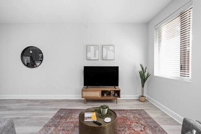 Photo - 5858 N College Ave Unidad ID1376597P