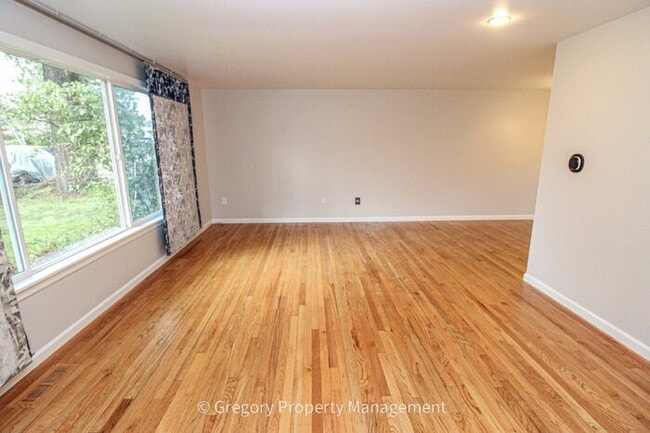 Photo - Charming, Well Maintained 4 Bedroom, 2.5 Bathroom Bothell Area Home in Northshore S.D. Spacious F...