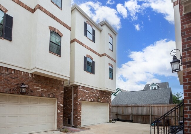 Building Photo - 1404 W 26th St