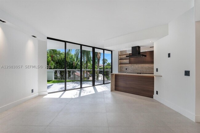 Photo - 3610 Yacht Club Dr Unit 213