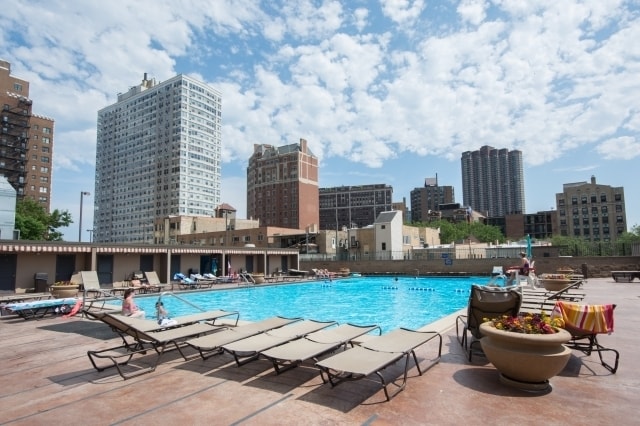 Photo - 655 W Irving Park Rd Unidad 604