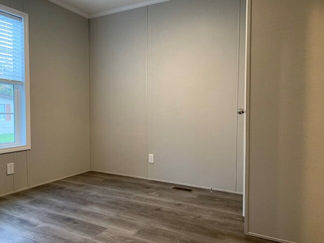 Photo - 82 Nettie Ave