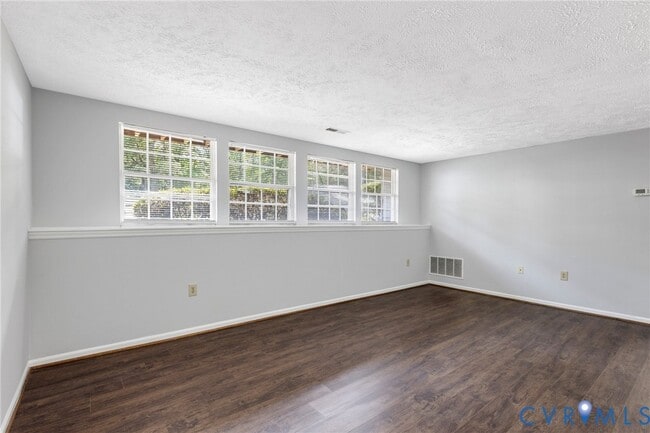 Photo - 7604 Roscommon Ct