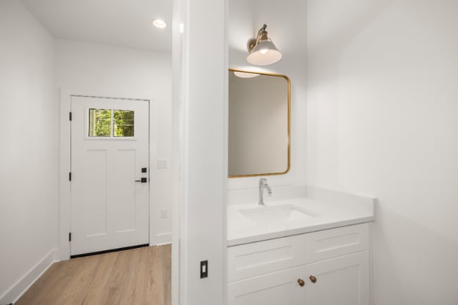 Photo - 608 Fir Ave
